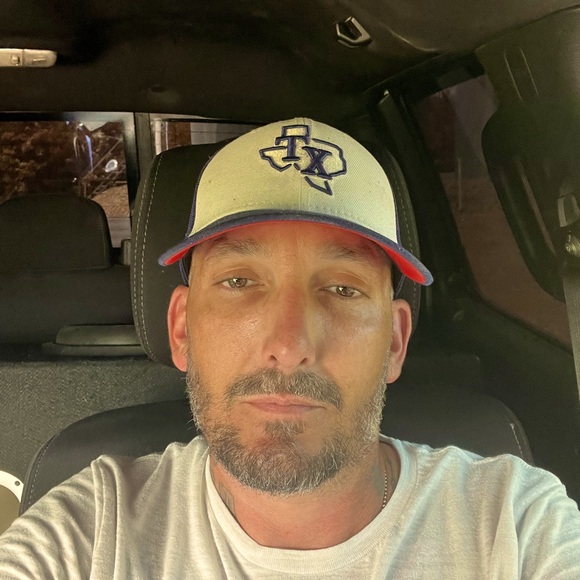 Meet your Posher, Josh - Picture 1 of 2